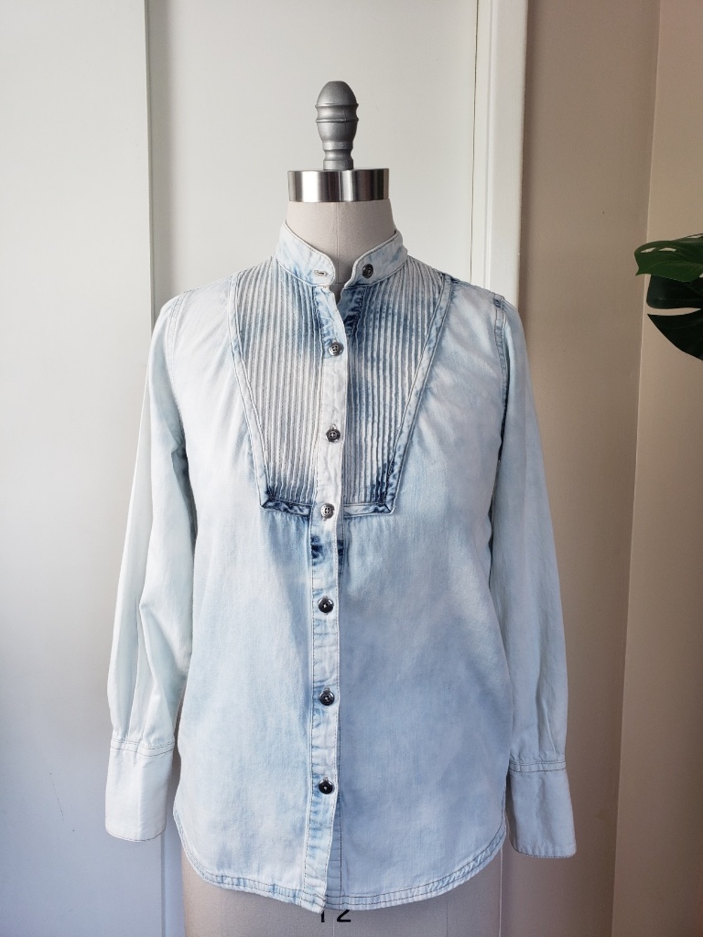 Free People City Denim Button Down Shirt Size XS!